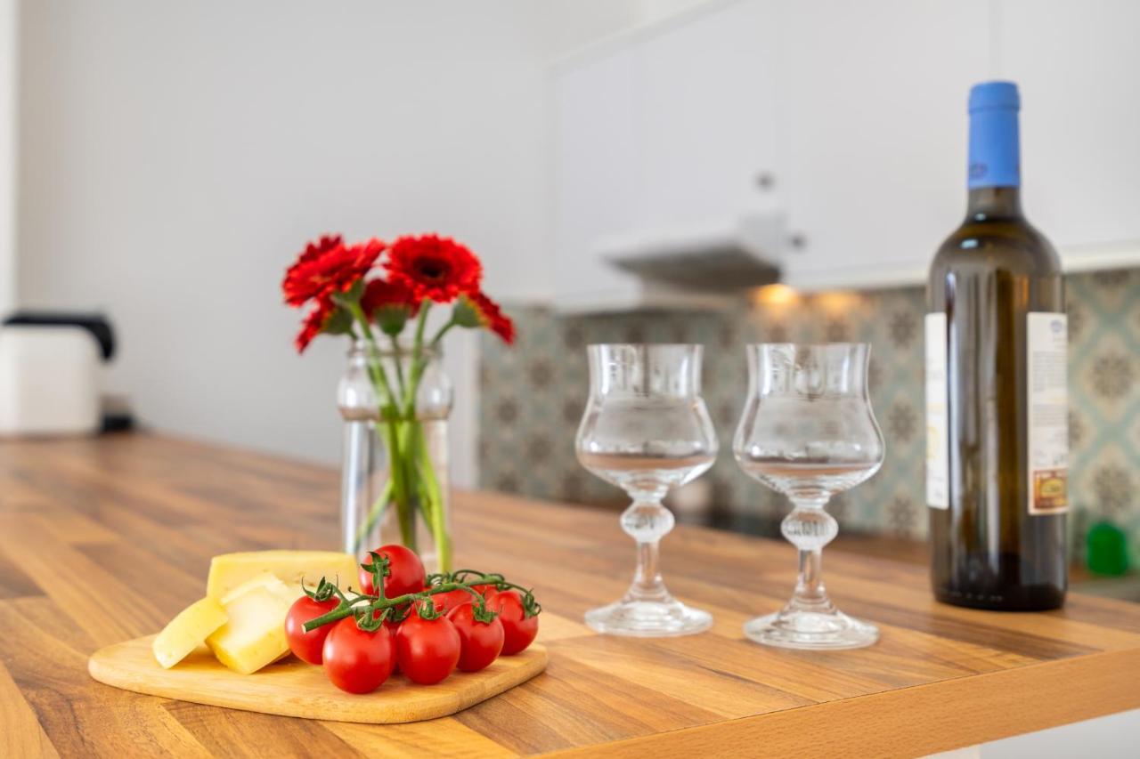 Apartamento Cor Do Mar - Sunny, Clean And Spacious Apartment With Sea View, In Alvor - Very Close Walking Distance To The Beach And Alvor Village エクステリア 写真