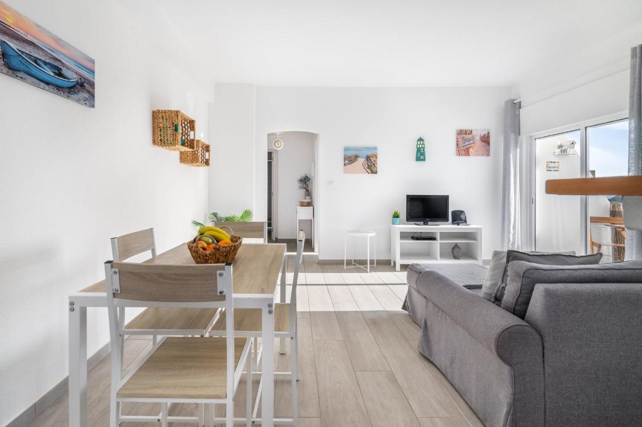 Apartamento Cor Do Mar - Sunny, Clean And Spacious Apartment With Sea View, In Alvor - Very Close Walking Distance To The Beach And Alvor Village エクステリア 写真