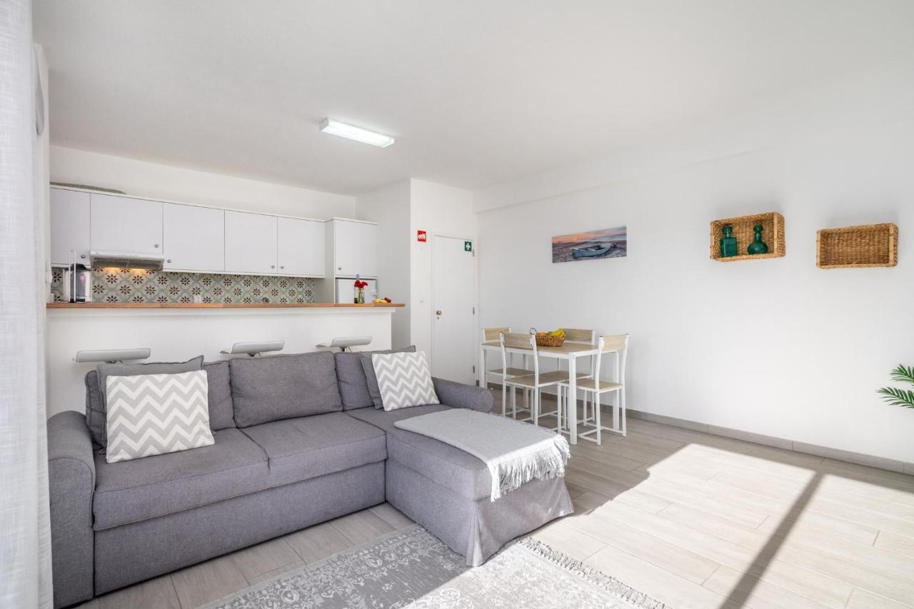 Apartamento Cor Do Mar - Sunny, Clean And Spacious Apartment With Sea View, In Alvor - Very Close Walking Distance To The Beach And Alvor Village エクステリア 写真