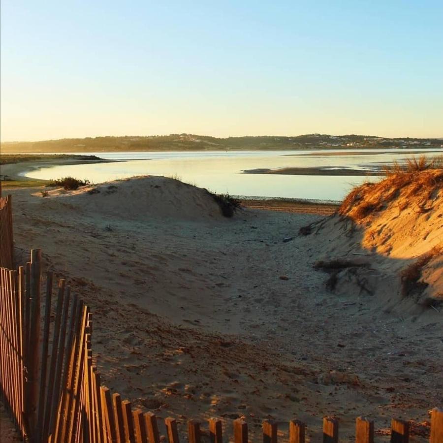 Apartamento Cor Do Mar - Sunny, Clean And Spacious Apartment With Sea View, In Alvor - Very Close Walking Distance To The Beach And Alvor Village エクステリア 写真